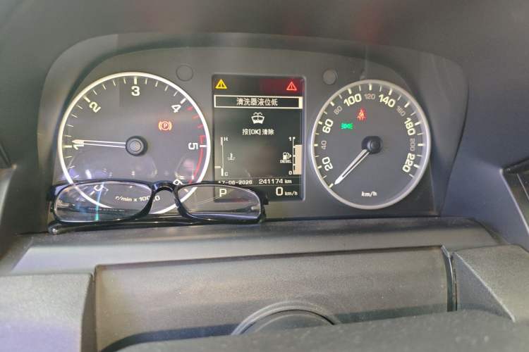 Used Land Rover Discovery 2013 3.0 SDV6 HSE Diesel Edition Instrument Cluster