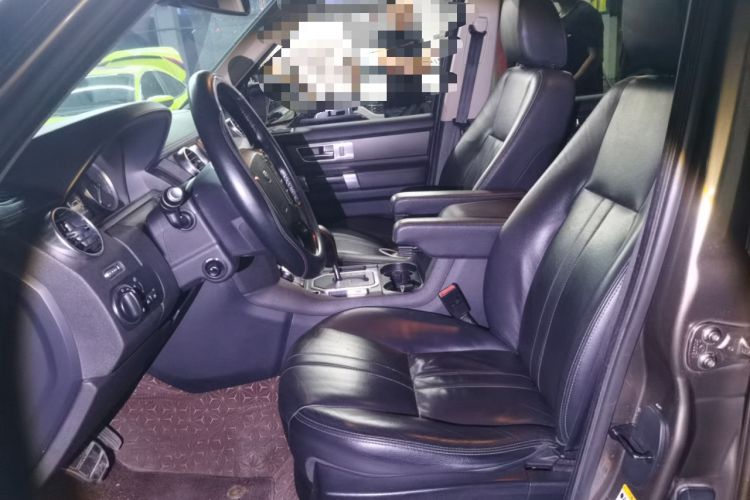 Used Land Rover Discovery 2013 5.0 V8 HSE Left Front Seat