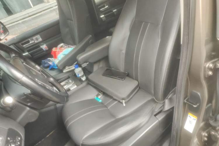 Used Land Rover Discovery 2013 3.0 SDV6 HSE Diesel Edition Left Front Seat