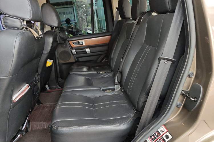 Used Land Rover Discovery 2013 3.0 SDV6 HSE Diesel Edition Left Rear Seat