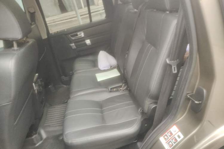 Used Land Rover Discovery 2013 3.0 SDV6 HSE Diesel Edition Left Rear Seat