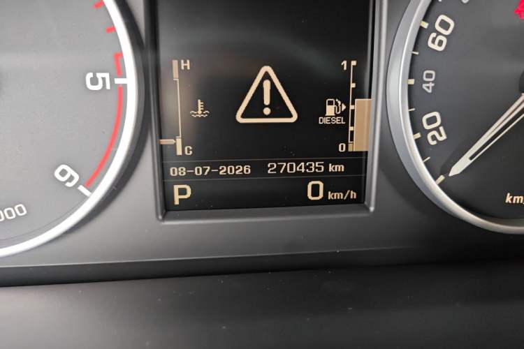 Used Land Rover Discovery 2013 3.0 SDV6 HSE Diesel Edition Odometer Close Up