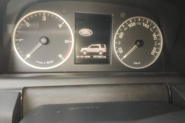 Used Land Rover Discovery 2013 3.0 SDV6 HSE Diesel Edition Odometer Close Up