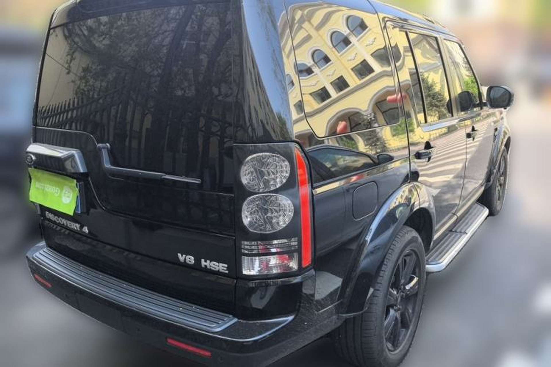 Used Land Rover Discovery 2013 5.0 V8 HSE Rear Right 45 Deg