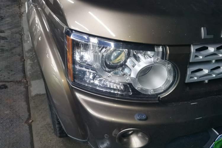 Used Land Rover Discovery 2013 5.0 V8 HSE Right Front Headlight