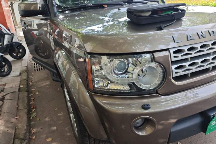 Used Land Rover Discovery 2013 3.0 SDV6 HSE Diesel Edition Right Front Headlight