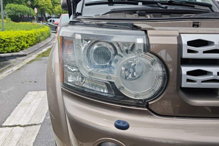 Used Land Rover Discovery 2013 3.0 SDV6 HSE Diesel Edition Right Front Headlight