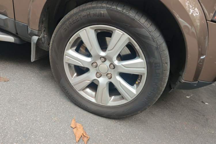 Used Land Rover Discovery 2013 3.0 SDV6 HSE Diesel Edition Right Front Wheel Hub