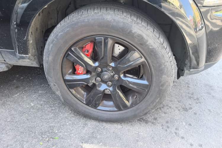 Used Land Rover Discovery 2013 5.0 V8 HSE Right Front Wheel Hub