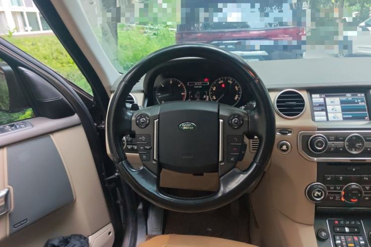 Used Land Rover Discovery 2013 3.0 SDV6 HSE Diesel Edition Steering Wheel