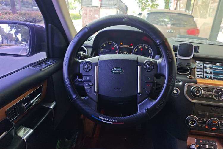 Used Land Rover Discovery 2013 3.0 SDV6 HSE Diesel Edition Steering Wheel