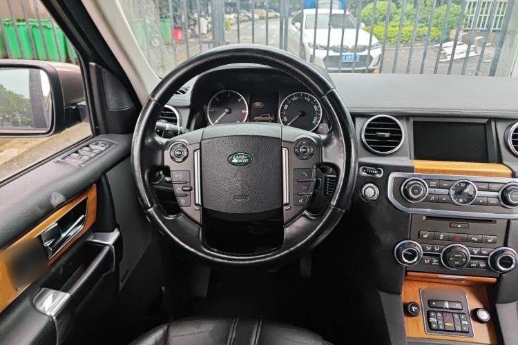 Used Land Rover Discovery 2013 3.0 SDV6 HSE Diesel Edition Steering Wheel