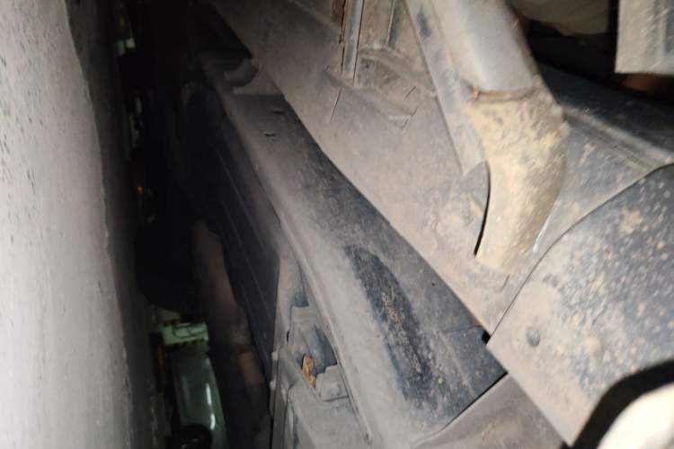 Used Land Rover Discovery 2013 3.0 SDV6 HSE Diesel Edition Chassis Front Right