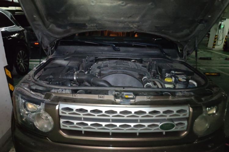 Used Land Rover Discovery 2013 3.0 SDV6 HSE Diesel Edition Engine Bay