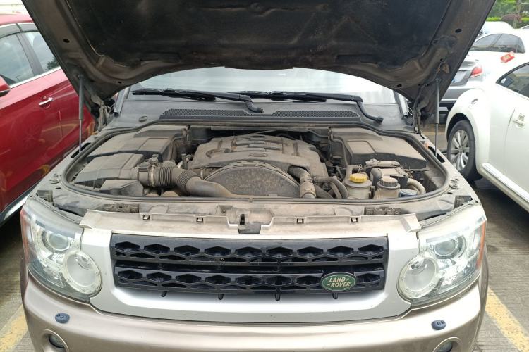 Used Land Rover Discovery 2013 3.0 SDV6 HSE Diesel Edition Engine Bay