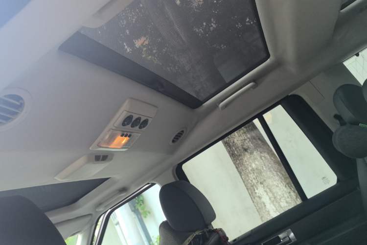 Used Land Rover Discovery 2013 3.0 SDV6 Prestige Black Limited Edition Headliner