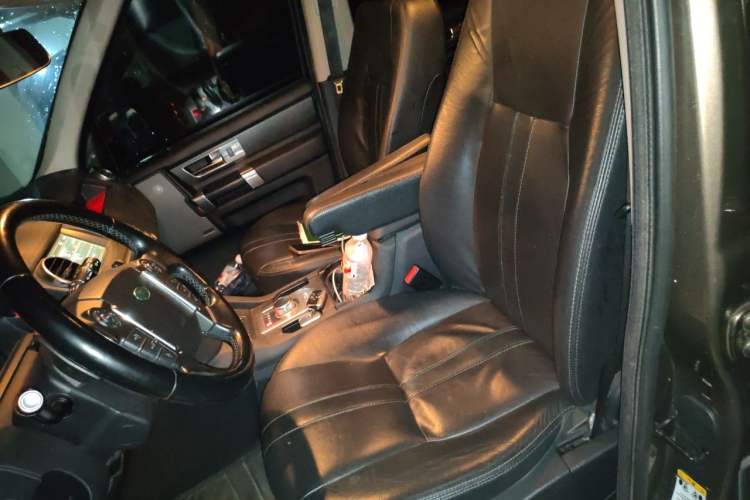 Used Land Rover Discovery 2013 3.0 SDV6 HSE Diesel Edition Left Front Seat