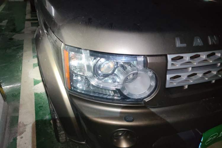 Used Land Rover Discovery 2013 3.0 SDV6 HSE Diesel Edition Right Front Headlight