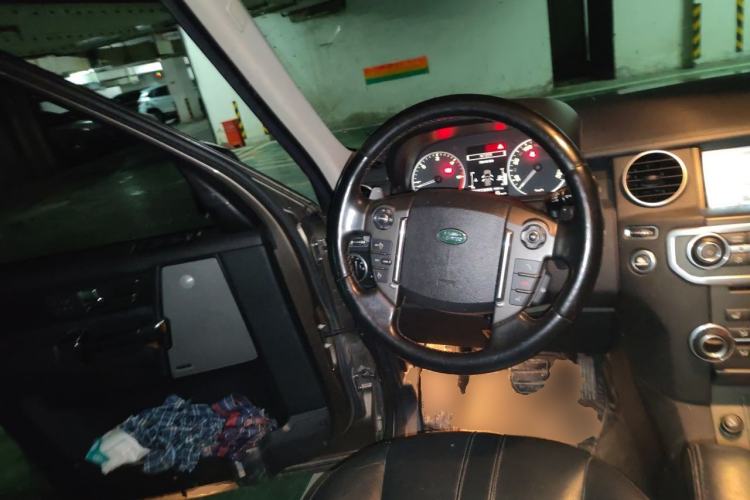 Used Land Rover Discovery 2013 3.0 SDV6 HSE Diesel Edition Steering Wheel