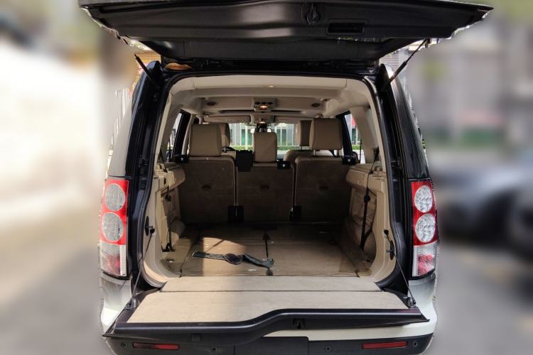 Used Land Rover Discovery 2013 3.0 SDV6 HSE Diesel Edition Trunk