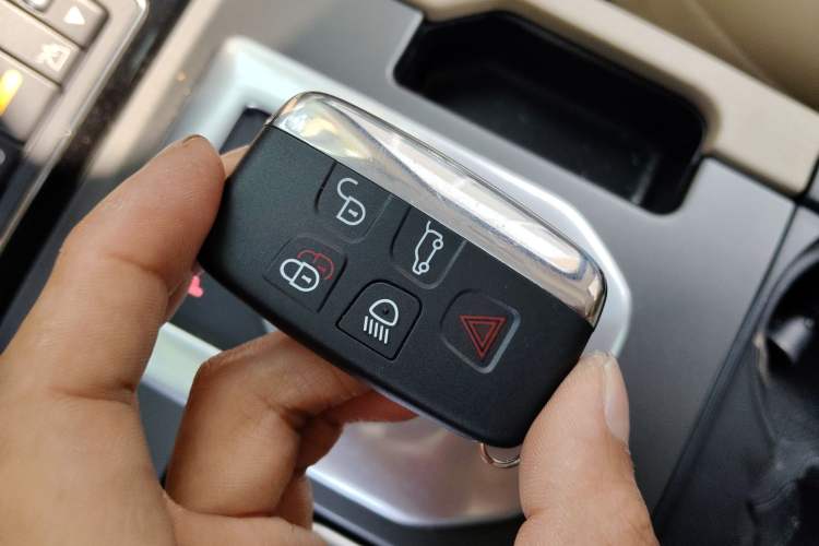 Used Land Rover Discovery 2013 3.0 SDV6 HSE Diesel Edition Vehicle Key