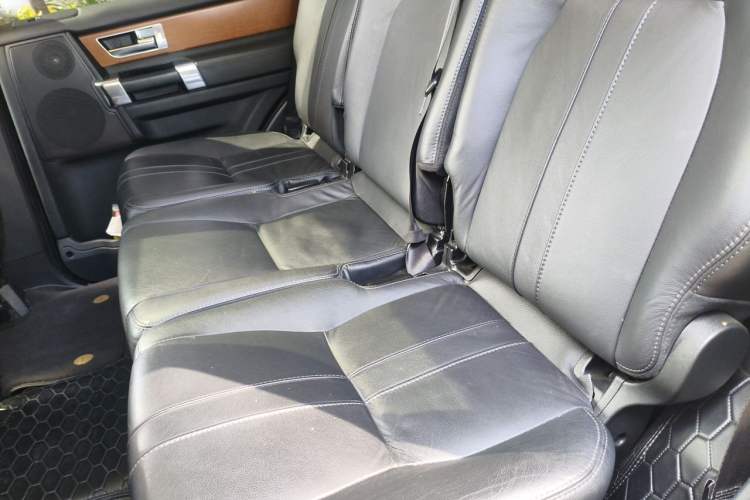 Used Land Rover Discovery 2013 3.0 SDV6 HSE Diesel Edition Left Rear Seat