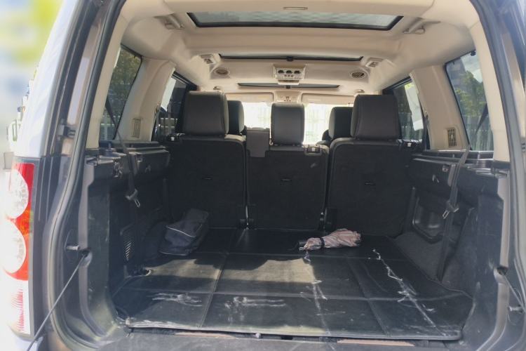 Used Land Rover Discovery 2013 3.0 SDV6 HSE Diesel Edition Trunk