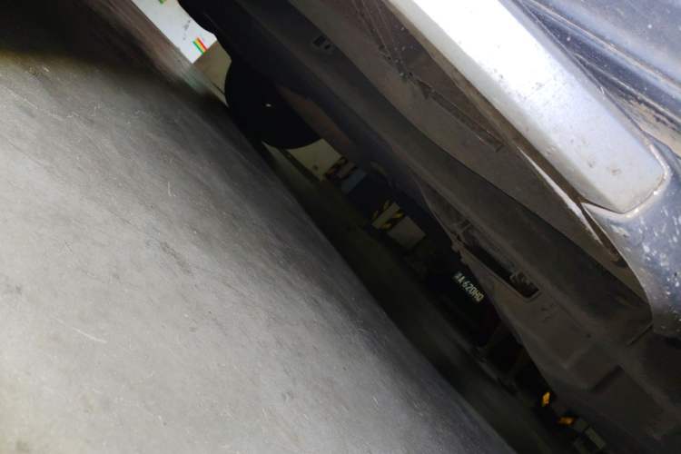 Used Land Rover Discovery 2013 3.0 SDV6 HSE Diesel Edition Chassis Front Right