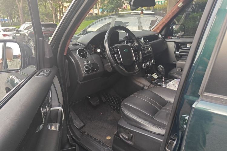 Used Land Rover Discovery 2013 5.0 V8 SE model Driver Seat