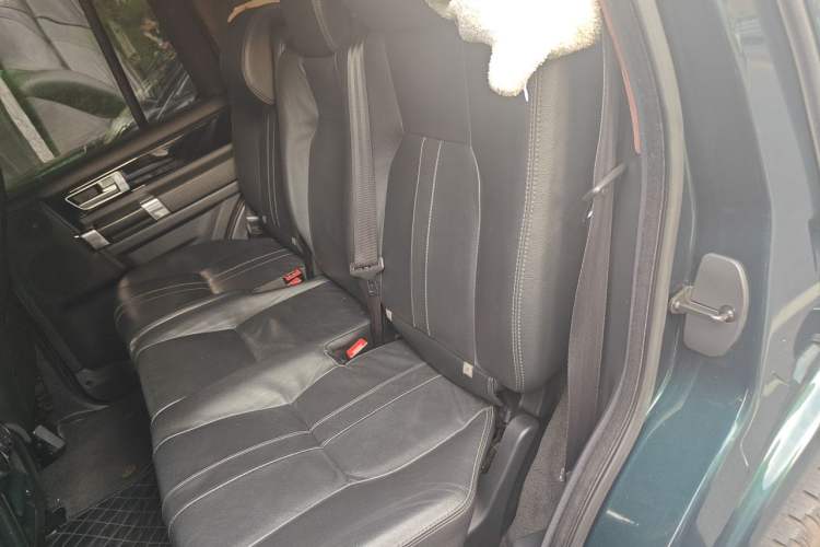 Used Land Rover Discovery 2013 5.0 V8 SE model Left Rear Seat