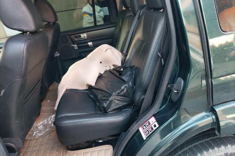 Used Land Rover Discovery 2013 3.0 SDV6 HSE Diesel Edition Left Rear Seat