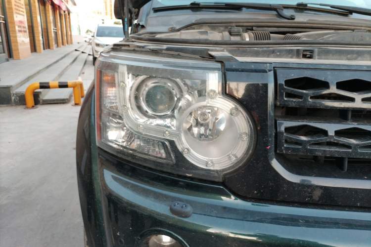 Used Land Rover Discovery 2013 3.0 SDV6 HSE Diesel Edition Right Front Headlight