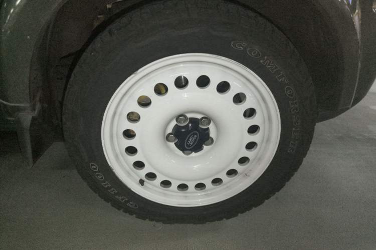 Used Land Rover Discovery 2013 3.0 SDV6 HSE Diesel Edition Right Front Wheel Hub