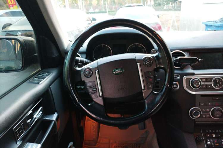 Used Land Rover Discovery 2013 3.0 SDV6 HSE Diesel Edition Steering Wheel