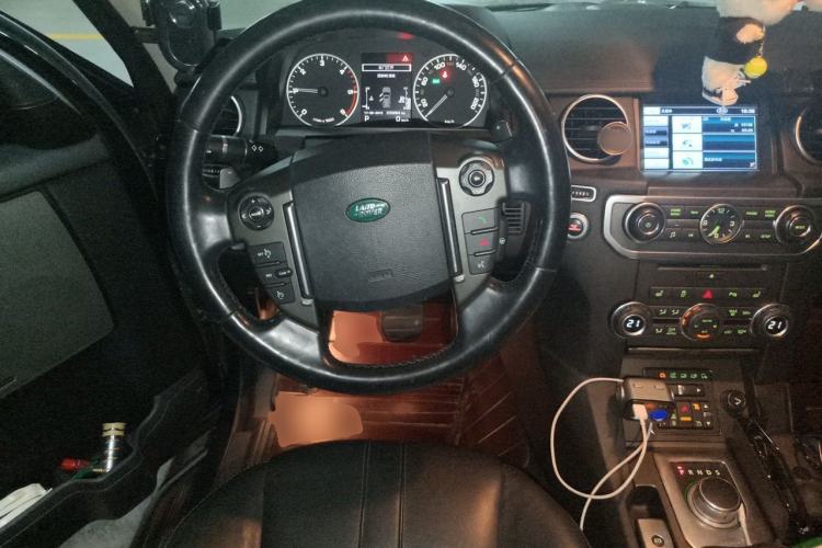 Used Land Rover Discovery 2013 3.0 SDV6 HSE Diesel Edition Steering Wheel
