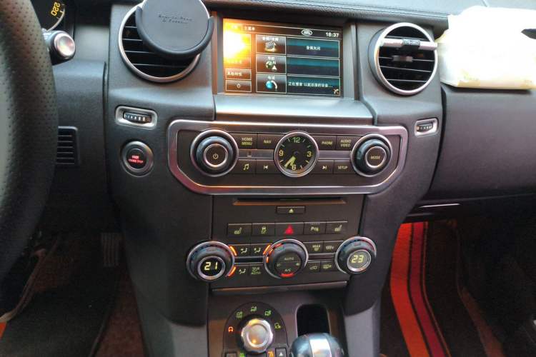 Used Land Rover Discovery 2013 5.0 V8 HSE Audio And AC Panel