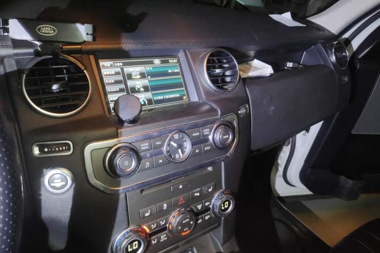 Used Land Rover Discovery  Audio And AC Panel
