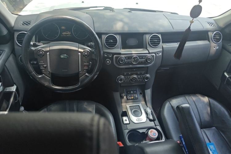 Used Land Rover Discovery 2013 3.0 SDV6 HSE Diesel Edition Center Console