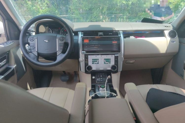 Used Land Rover Discovery  Center Console