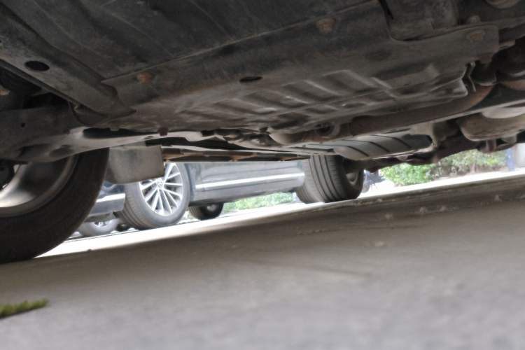 Used Land Rover Discovery 2013 5.0 V8 HSE Chassis Front