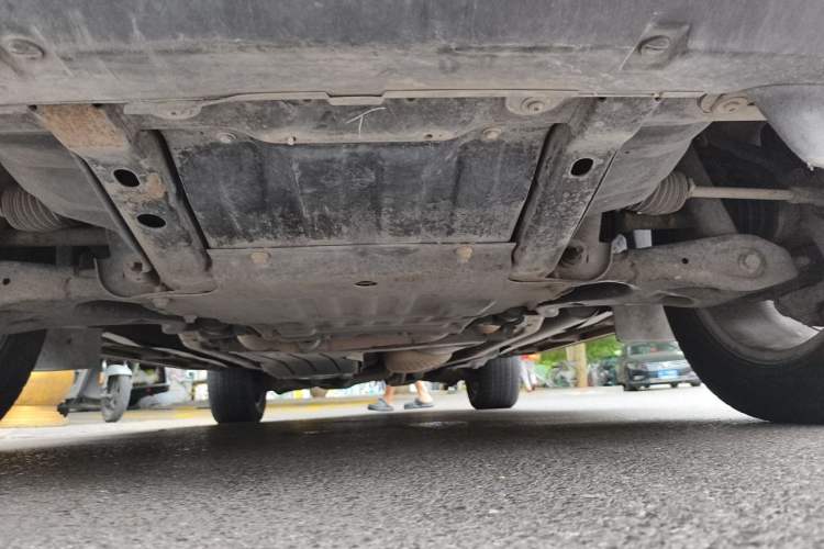 Used Land Rover Discovery 2013 5.0 V8 SE model Chassis Front