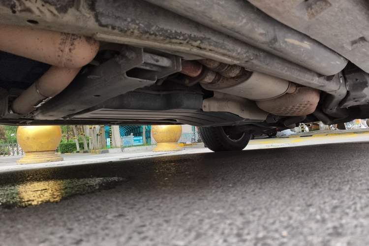 Used Land Rover Discovery 2013 5.0 V8 SE model Chassis Front Left