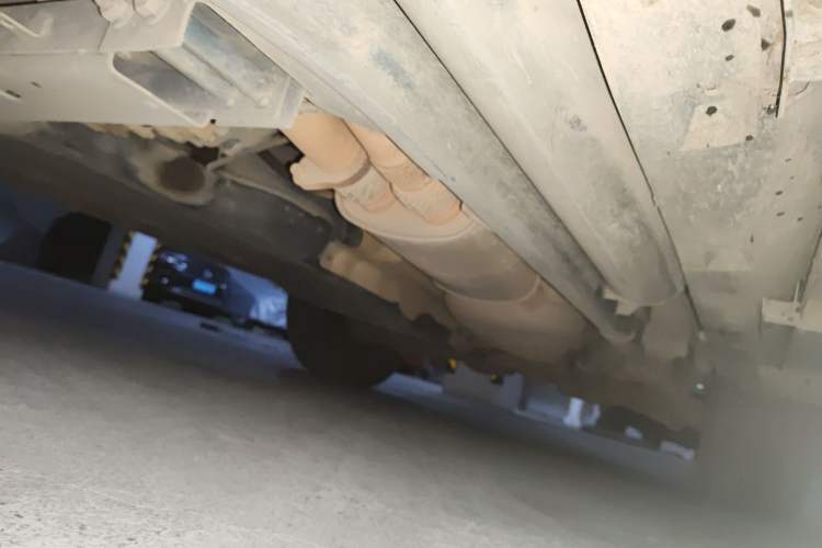 Used Land Rover Discovery 2013 5.0 V8 HSE Chassis Front Left