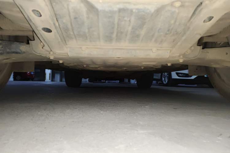 Used Land Rover Discovery 2013 5.0 V8 HSE Chassis Front