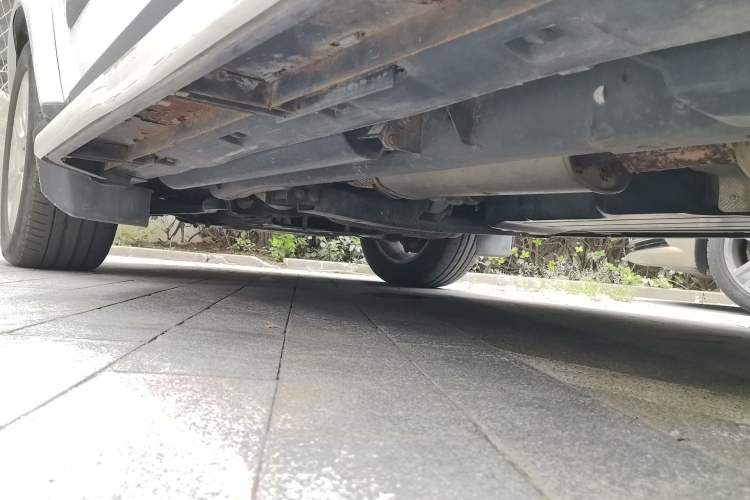 Used Land Rover Discovery 2013 5.0 V8 HSE Chassis Rear Left
