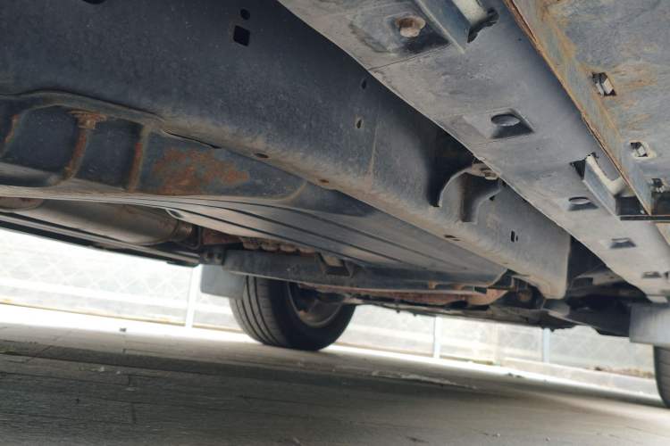 Used Land Rover Discovery 2013 5.0 V8 HSE Chassis Rear Right