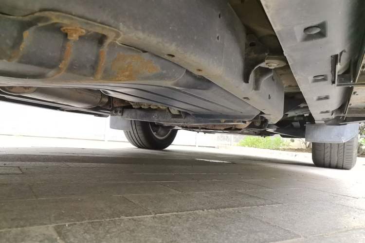 Used Land Rover Discovery 2013 5.0 V8 HSE Chassis Rear Right