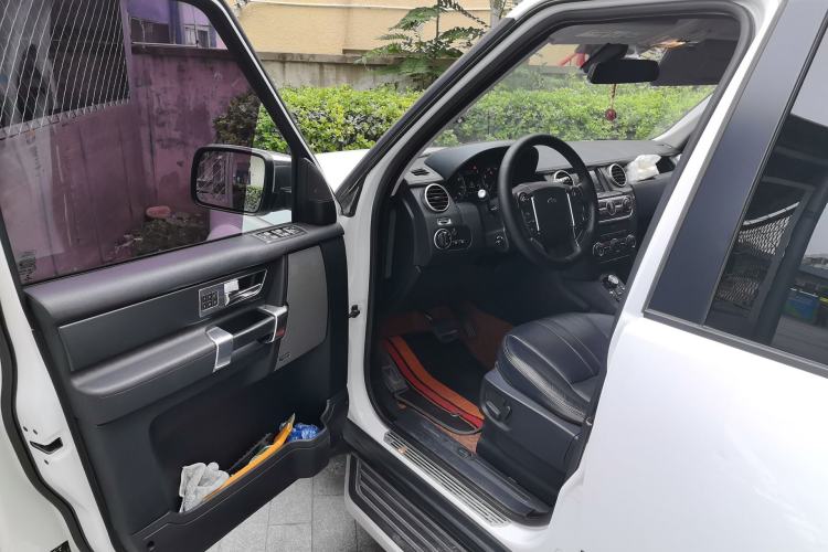 Used Land Rover Discovery 2013 5.0 V8 HSE Driver Seat