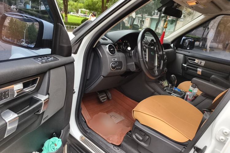 Used Land Rover Discovery 2013 5.0 V8 SE model Driver Seat