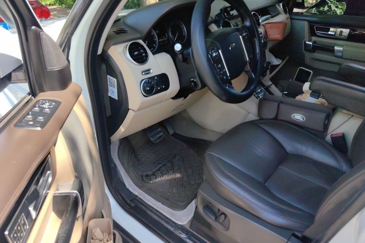 Used Land Rover Discovery 2013 4th Generation 3.0 SDV6 Luxury Black Limited Edition Driver Seat